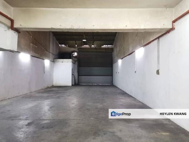 Warehouse for rent in Seksyen 31, Shah Alam