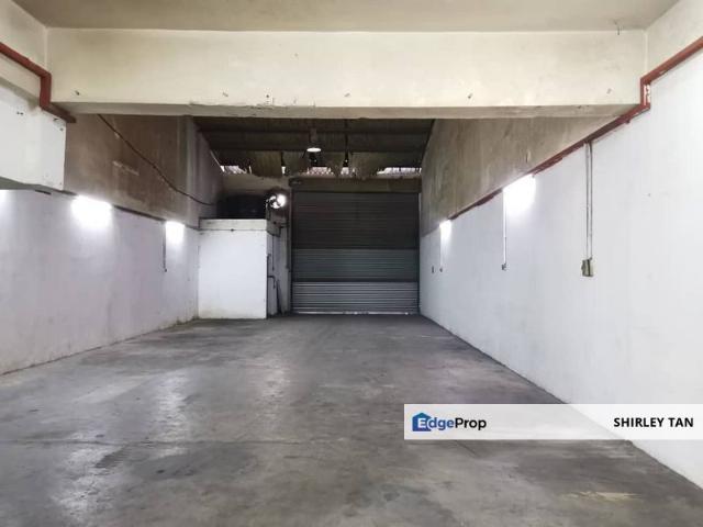 Warehouse for rent in Seksyen 31, Shah Alam