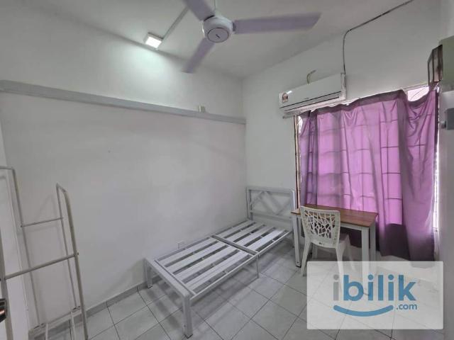 Room for rent in Petaling, Alam Impian