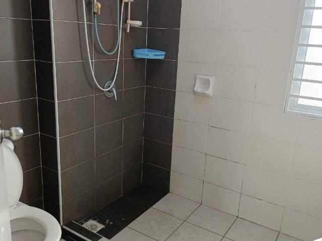 Room for rent in Petaling, Alam Impian