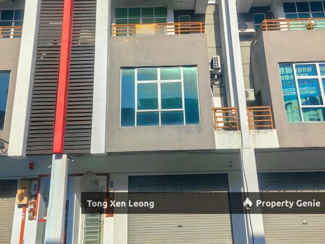 Shop for sale in Malaka