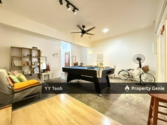 Shop Office for rent in Malaka