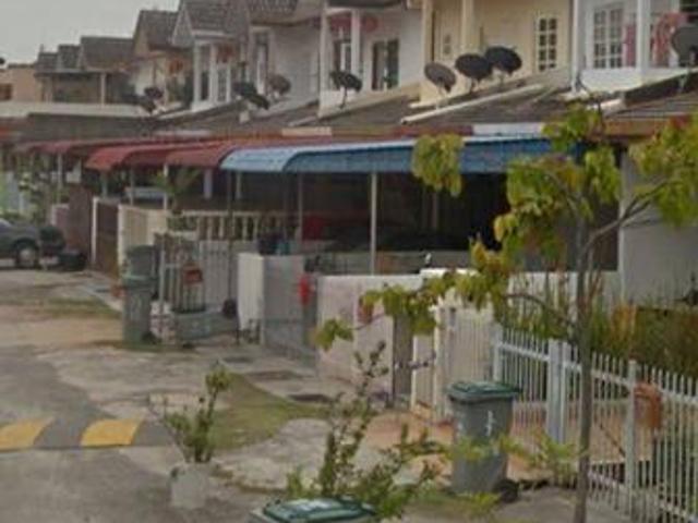 Townhouse for sale in Malaka