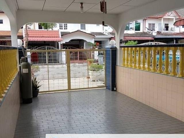 House for sale in Malaka