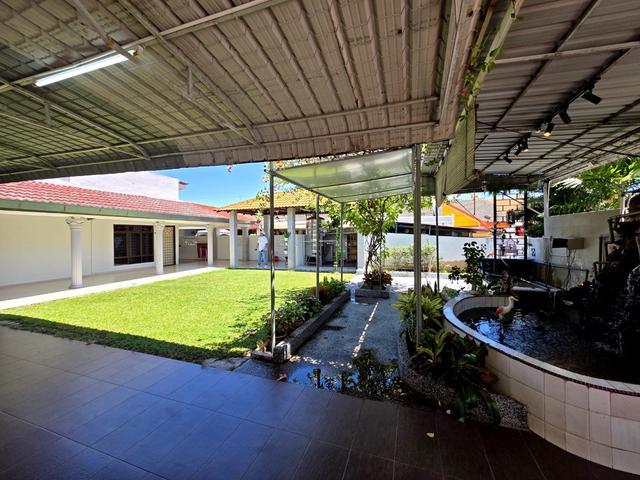 Terraced House for sale in Malaka
