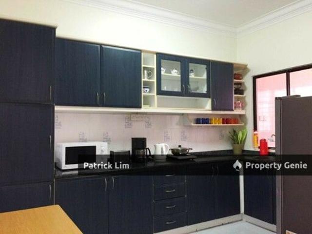 House for rent in Malaka