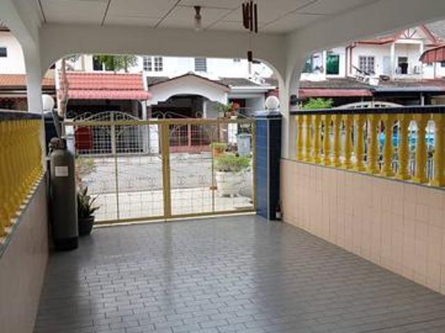 Townhouse for sale in Malaka