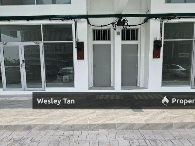 Shop for sale in Malaka