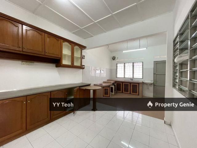 Terraced House for sale in Malaka