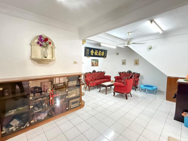 Townhouse for sale in Malaka