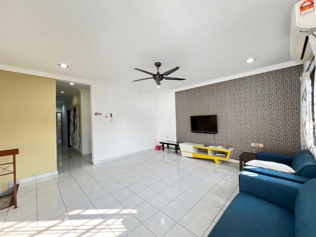 Townhouse for sale in Malaka