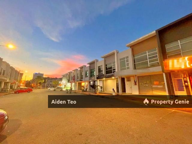 Shop for sale in Malaka