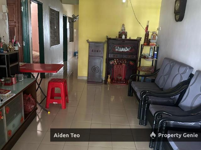 Terraced House for sale in Malaka