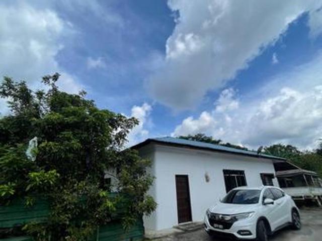 Bungalow for rent in Kuching