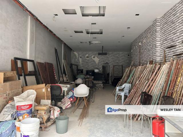 Shop for rent in Malaka