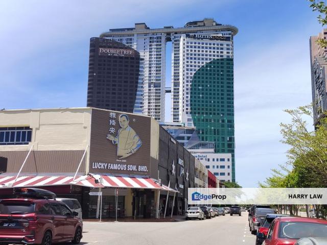 Shop for sale in Malaka
