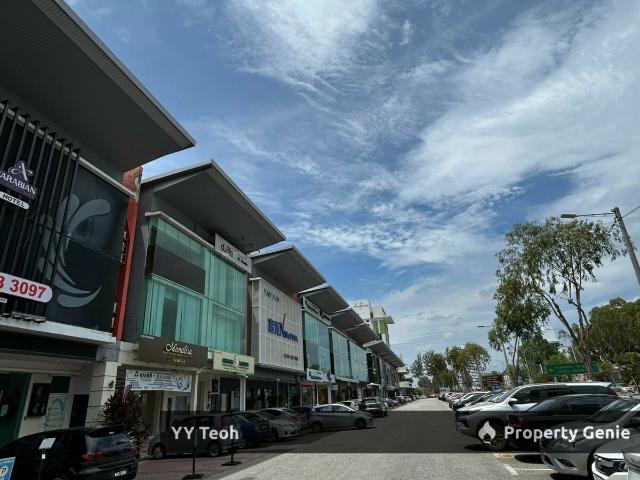 Shop for sale in Malaka