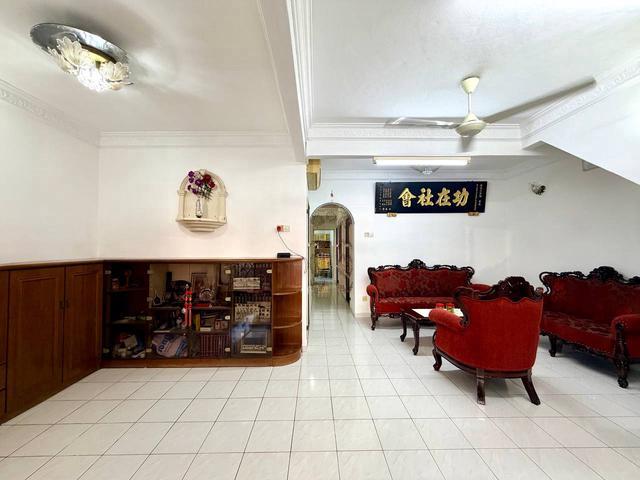 Townhouse for sale in Malaka