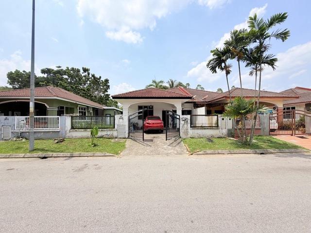 Residential House for sale in Tanjong Sepat, Selangor