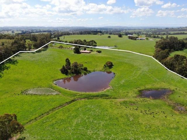 Cottage for sale in Koonwarra, Victoria