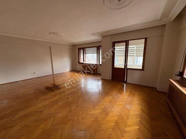 Kadiköy, İstanbul içerisinde kiralık mülk