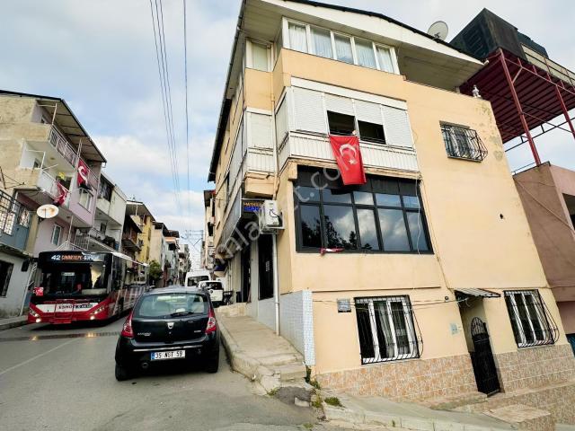 İzmir, Konak içerisinde satılık Bina