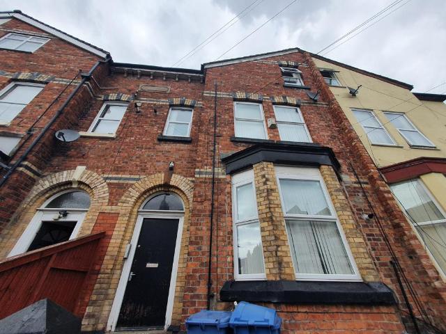 Apartment for rent in Stoneycroft, Calderstones