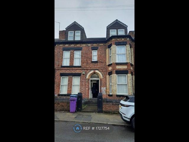 Apartment for rent in Stoneycroft, Calderstones