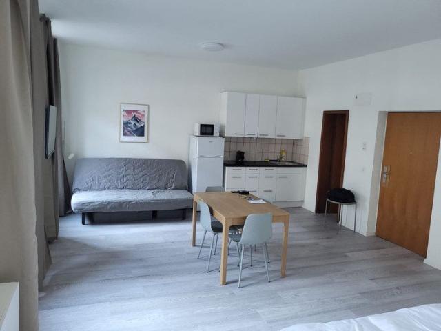 Studio mieten in Einigen, Zürich