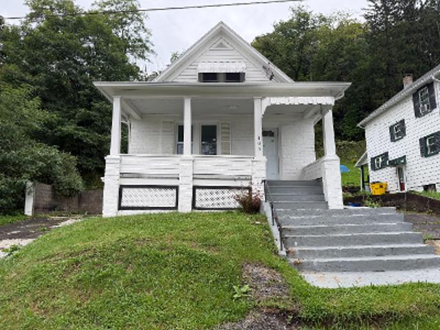 House for sale in Elim, Upper Yoder Township