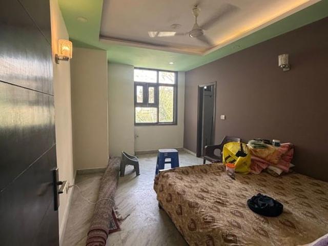 Property for rent in Deri