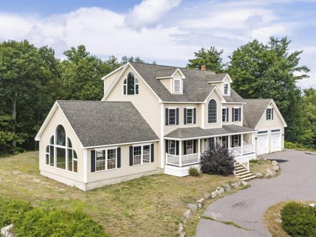 House for sale in Raymond, Maine