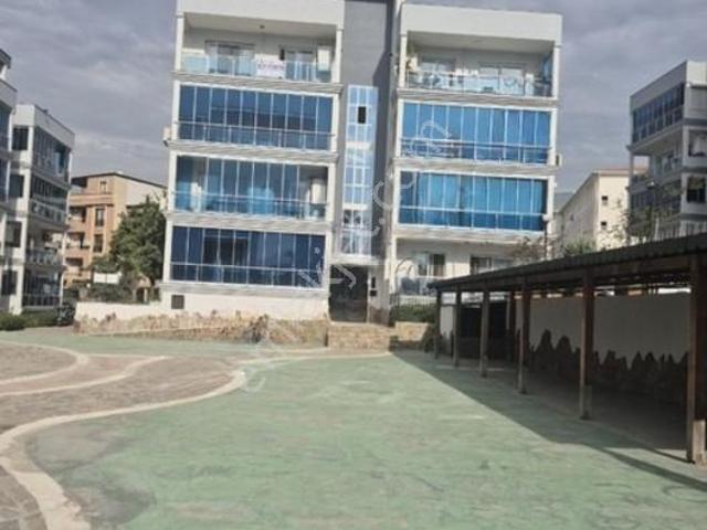 Bayrakli, İzmir içerisinde kiralık mülk
