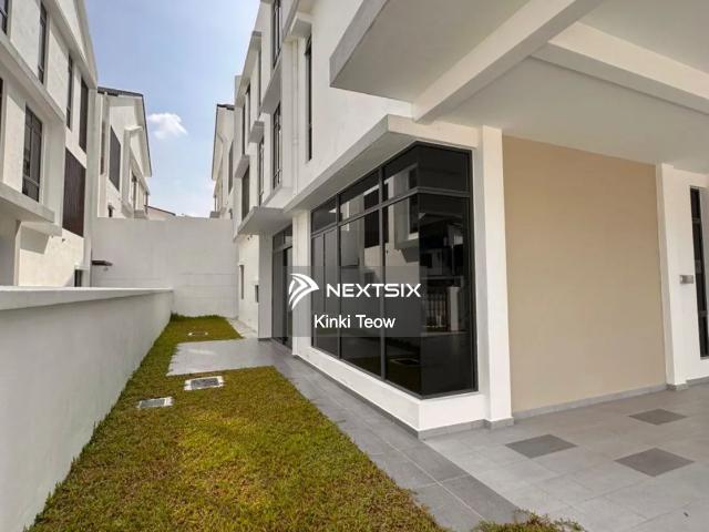 Warehouse for sale in Malaka