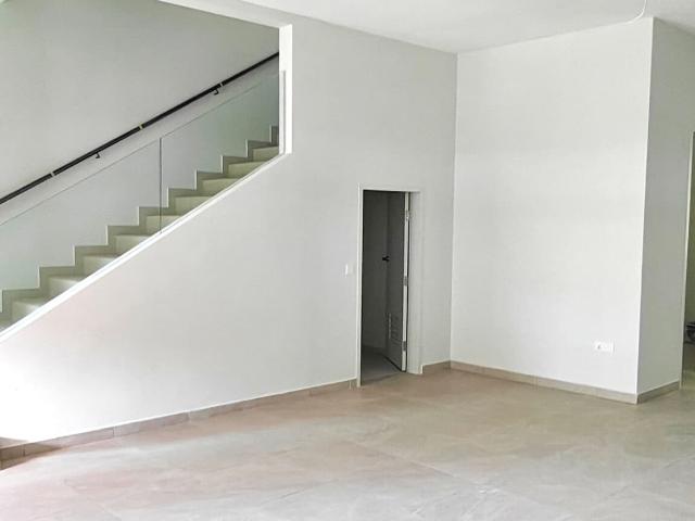 Terraced House for sale in Malaka