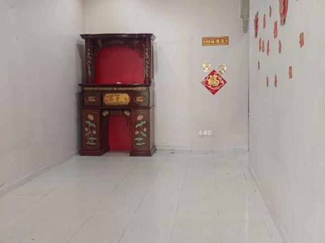 Terraced House for sale in Malaka