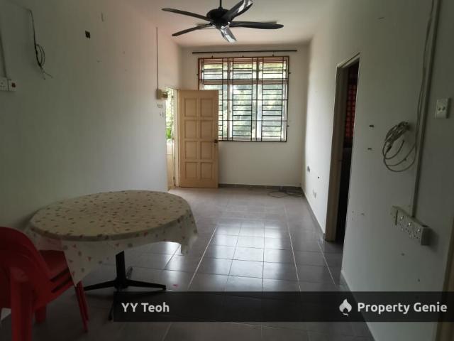 Townhouse for sale in Malaka
