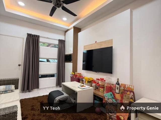 Terraced House for sale in Malaka