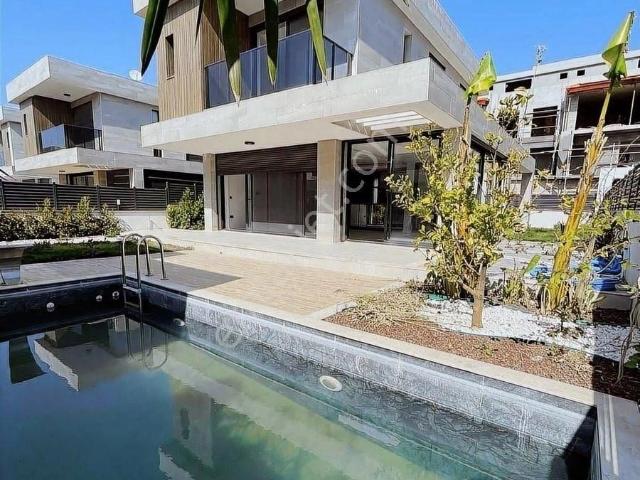 Kuşadasi, Aydin içerisinde kiralık Villa