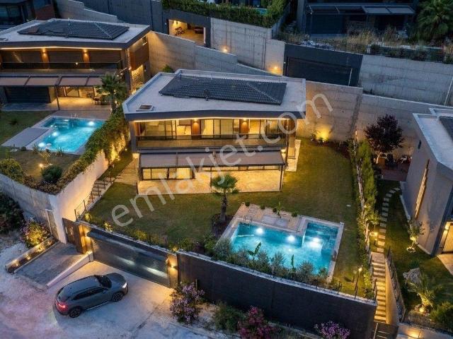 Kuşadasi, Aydin içerisinde satılık Villa