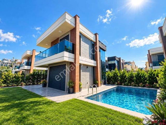 Kuşadasi, Aydin içerisinde satılık Villa