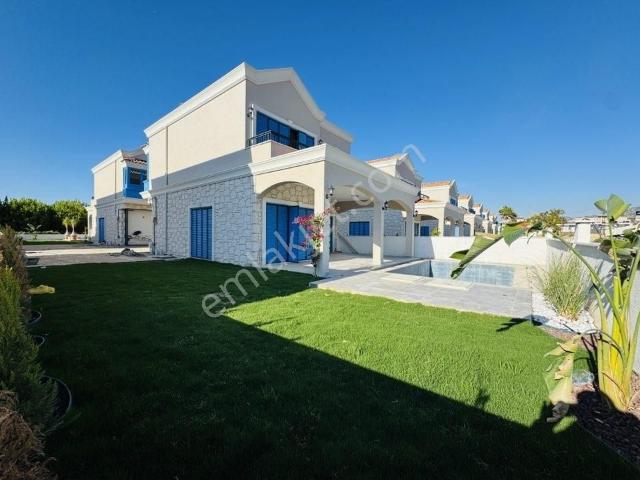 Kuşadasi, Aydin içerisinde satılık Villa