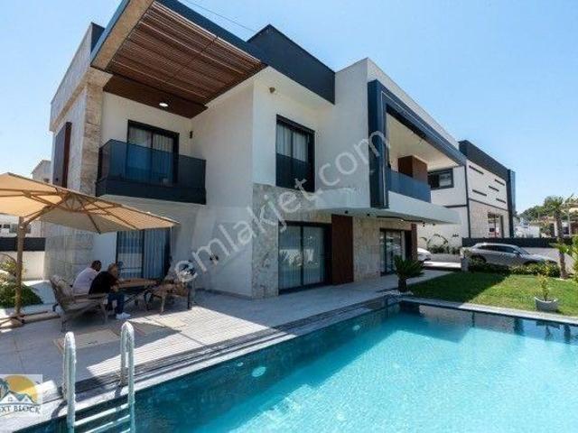 Kuşadasi, Aydin içerisinde satılık Villa