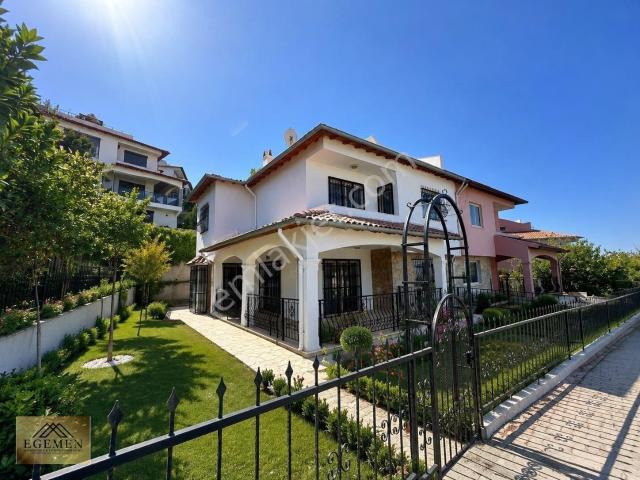 Kuşadasi, Aydin içerisinde satılık Villa