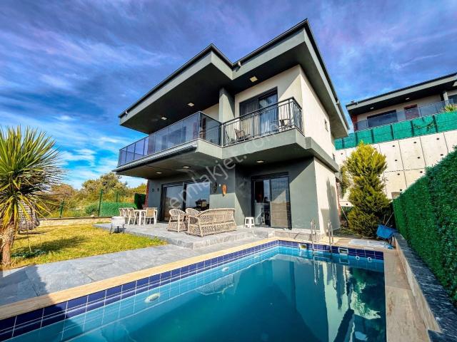 Kuşadasi, Aydin içerisinde satılık Villa