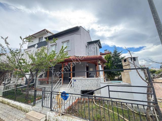Kuşadasi, Aydin içerisinde satılık Arsa