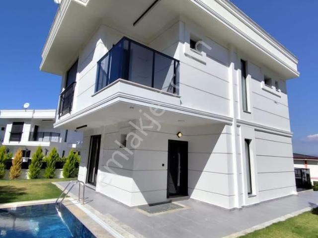 Kuşadasi, Aydin içerisinde satılık Villa