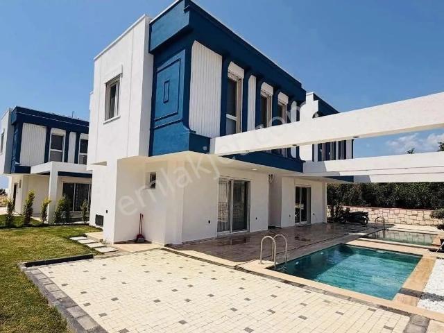 Kuşadasi, Aydin içerisinde satılık Villa