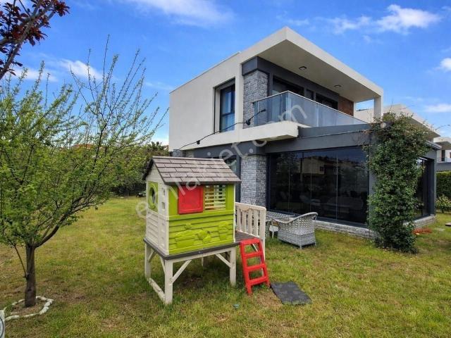 Kuşadasi, Aydin içerisinde satılık Villa