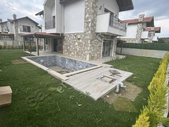 Kuşadasi, Aydin içerisinde satılık Villa